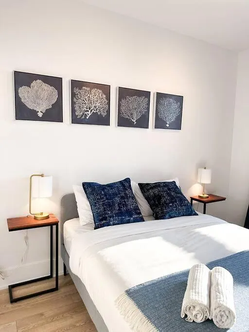 דירה טורונטו Elegant Suites - City Views, Lake View, Free Parking
